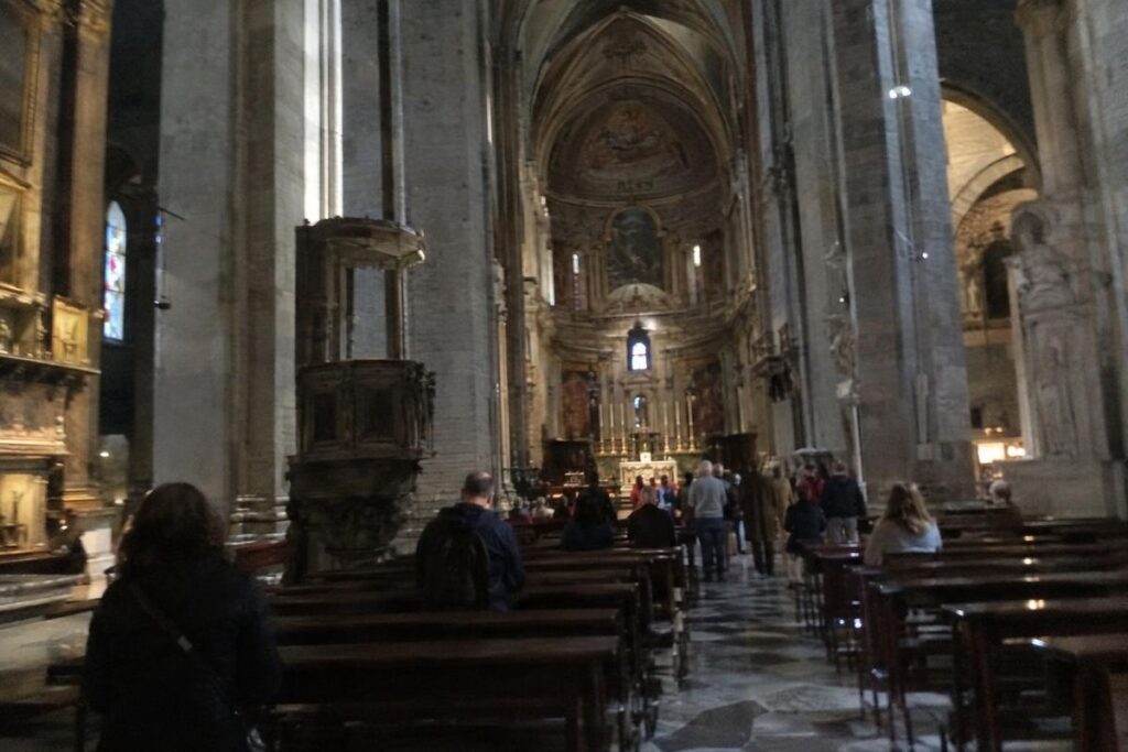 Intérieur de la cathédrale de Turin, qui abrite le suaire
