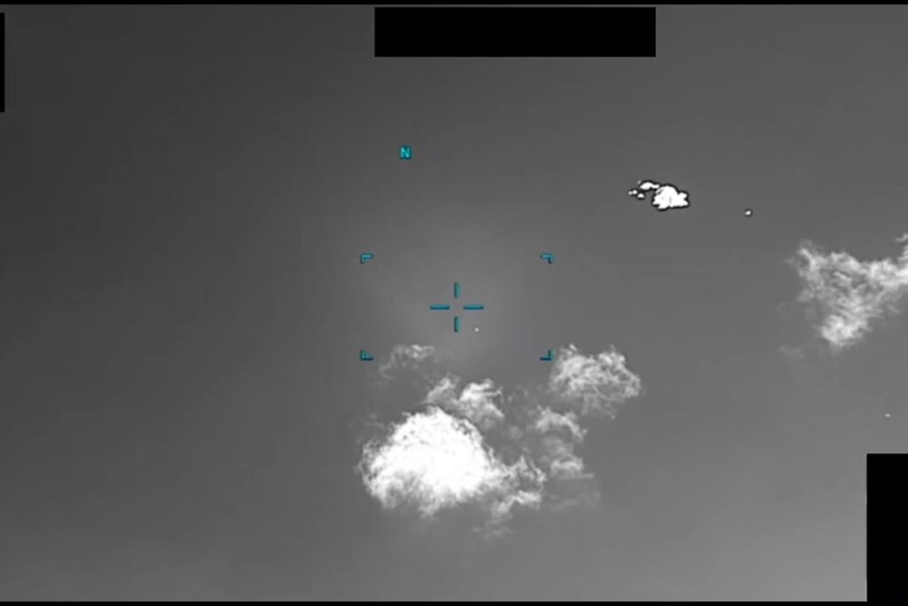 Image infrarouge d’un UAP au-dessus de la Grèce en 2023, vidéo publiée par le Pentagone en 2026