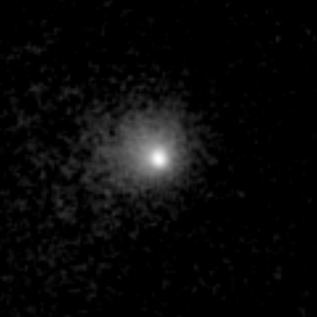 Comète C/2026 S1 (Euclid) vue par le télescope spatial Euclid : noyau brillant entouré d’une chevelure diffuse